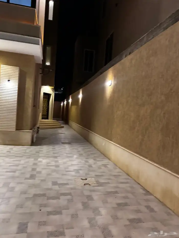 فله مساحه 450 درج جانبي دورين وملحق 6