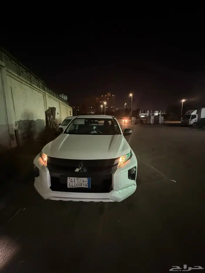 رينو دوكر 2020 و 2019 عدد 5 سيارات ونيت ميتسوبيشي 8