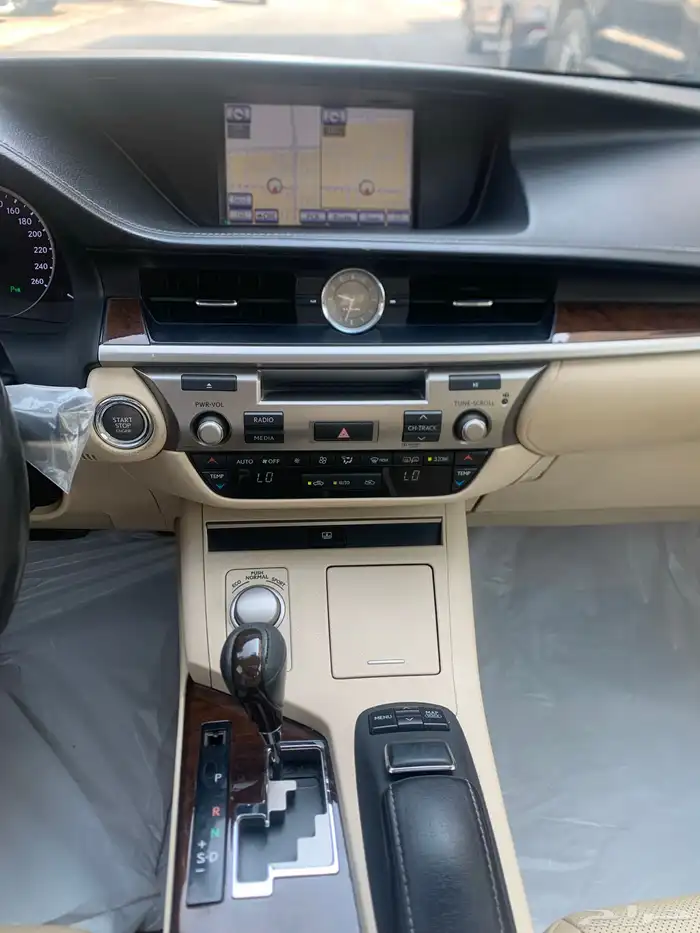 لكزس سعودي فل CC 25