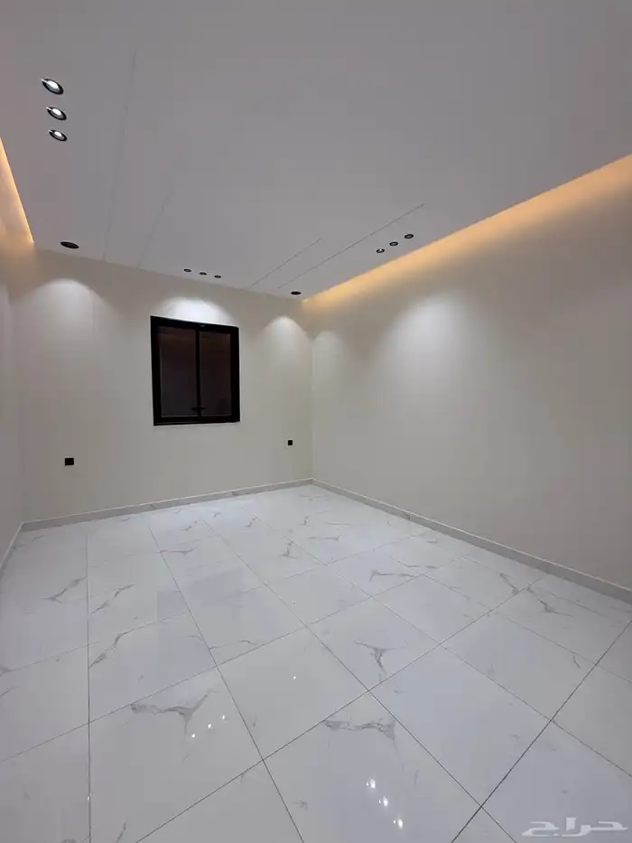 للبيع شقق ارضيه ببايكة سيارة وشقق علويه بالقرب م حي الضيافة 16