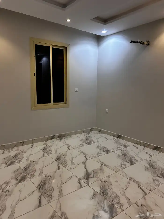 فله مساحه 450 درج جانبي دورين وملحق 9
