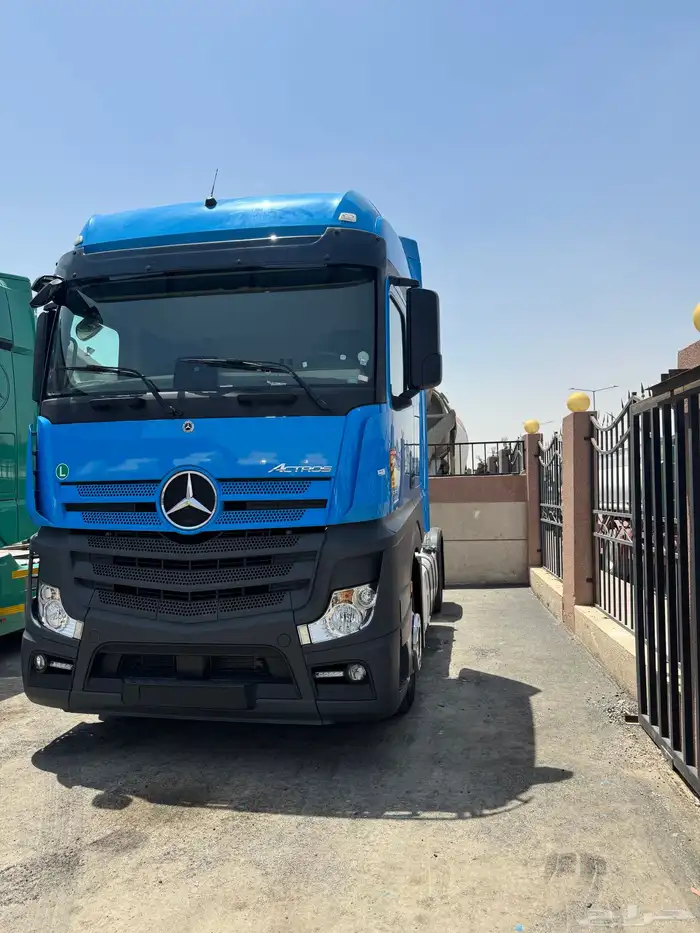 شاحنة مرسيدس Actros 1851 موديل. 2022 - ممشى قليل 10