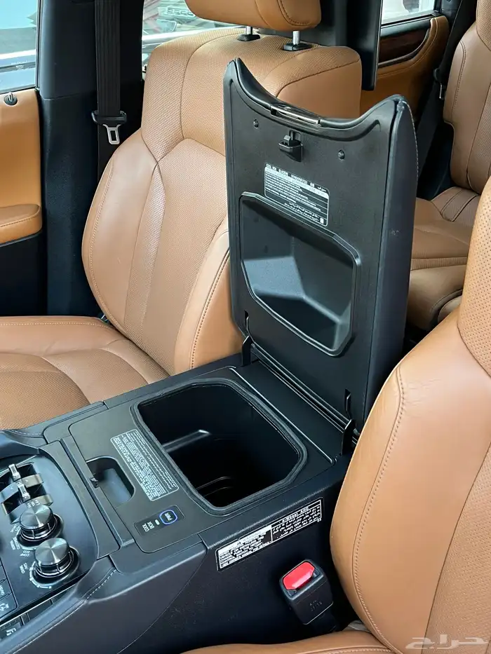 جيب لكزس LX570 DD 2021 11