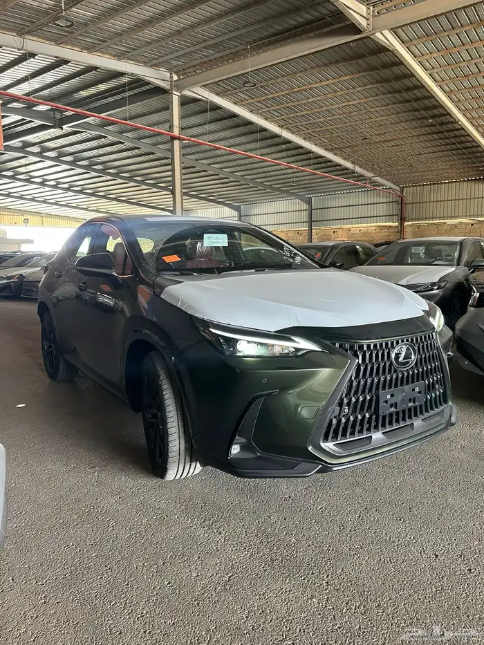 لكزس NXAA350 بنزين لون زيتي موديل 2026 سعودي 15