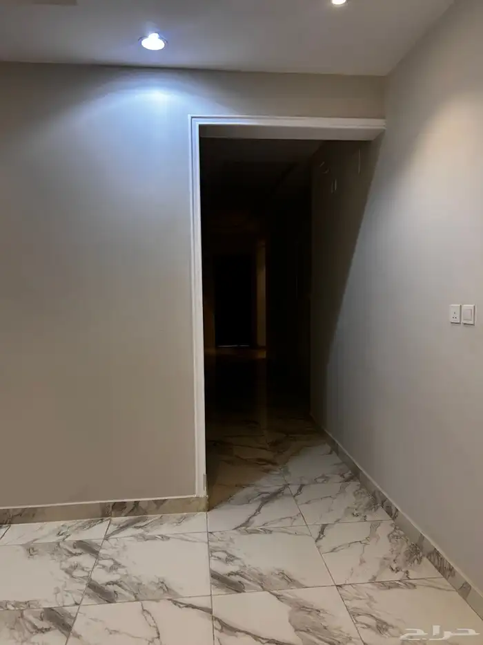 فله مساحه 450 درج جانبي دورين وملحق 11