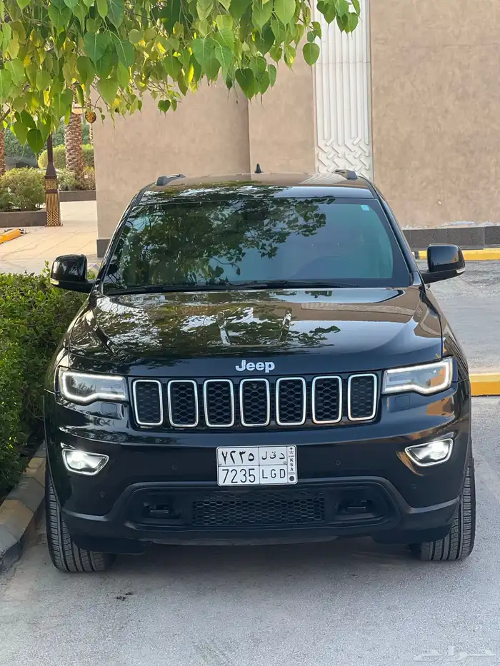 للبيع جراند شيروكي لاريدو دبل 2019 18