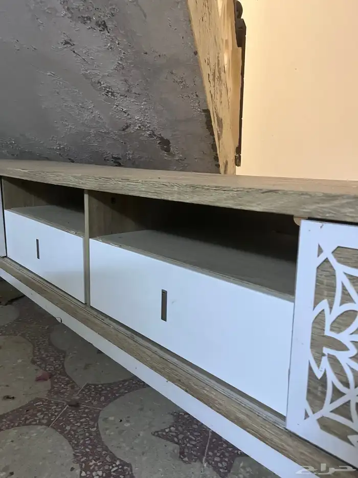 طاولة تلفزيون 1