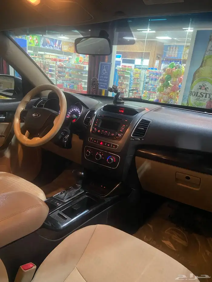 للبيع كيا سورنتو موديل 2014 للون ابيض Kia Sorento 2014 whit 7
