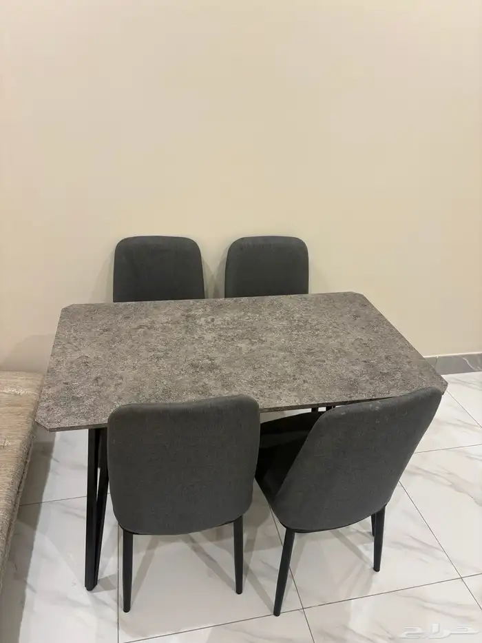 طاولة طعام البيع 2