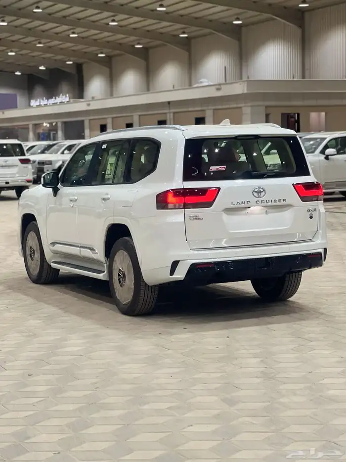 تويوتا لاندكروزر GXR-S 2025 6