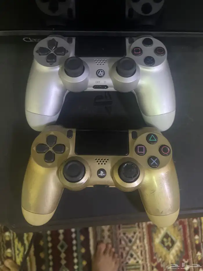 سوني 4 مع يدتين جديده 0