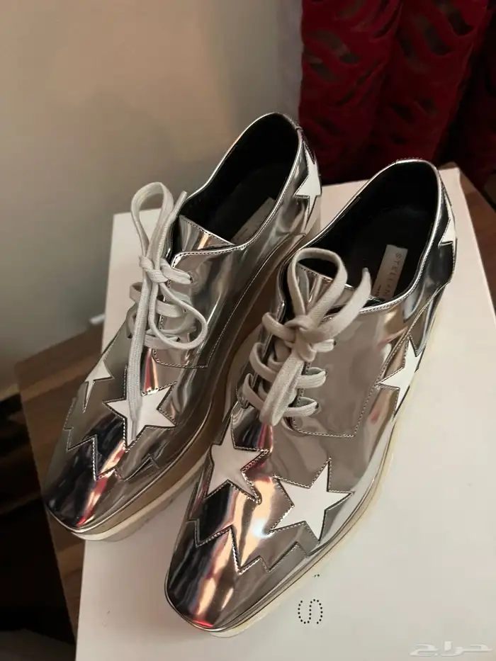 حذاء نسائي فضي 2