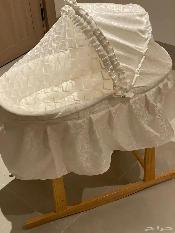 كرسي سيارة وسرير أطفال 3