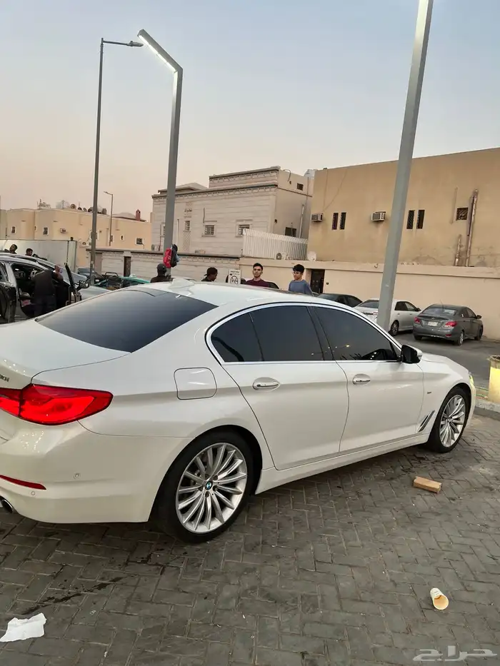 بي ام دبليو الفئه الخامسه BMW 530i luxury اعلى فئه 2