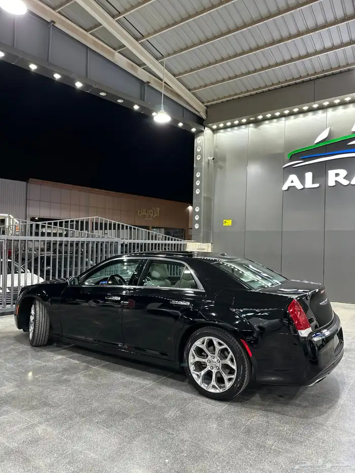 كرايزلر C300 اسود 2021 هيمي V8 5.7 هيمي معرض(الرشيدي) 3