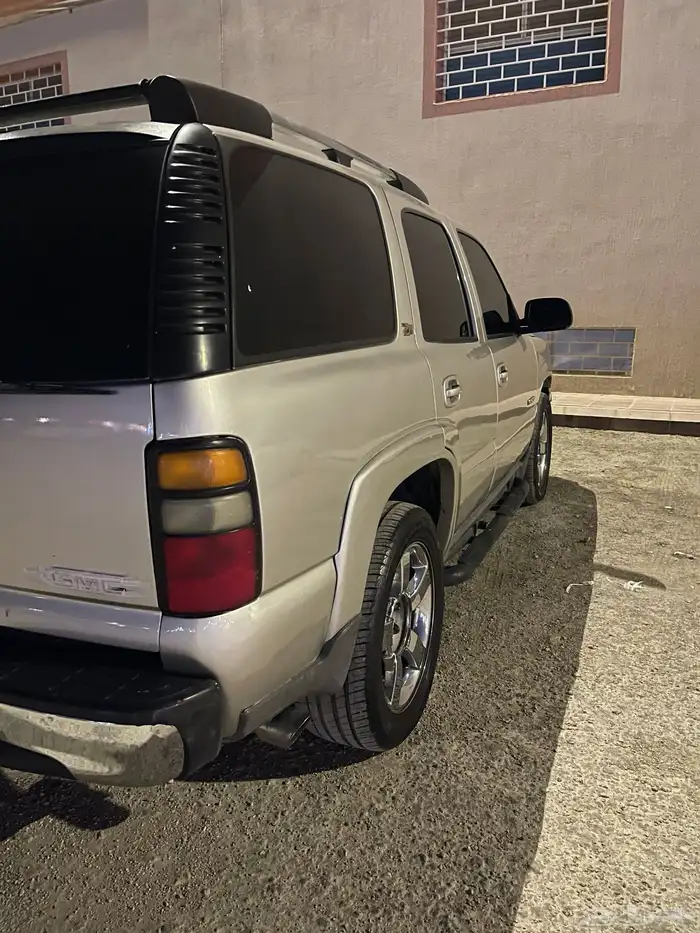 للبيع يوكن قصير Z71 موديل 2005اصدار خاص 9