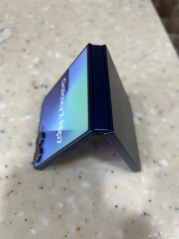 مجسم سامسونج z فليب 7 2