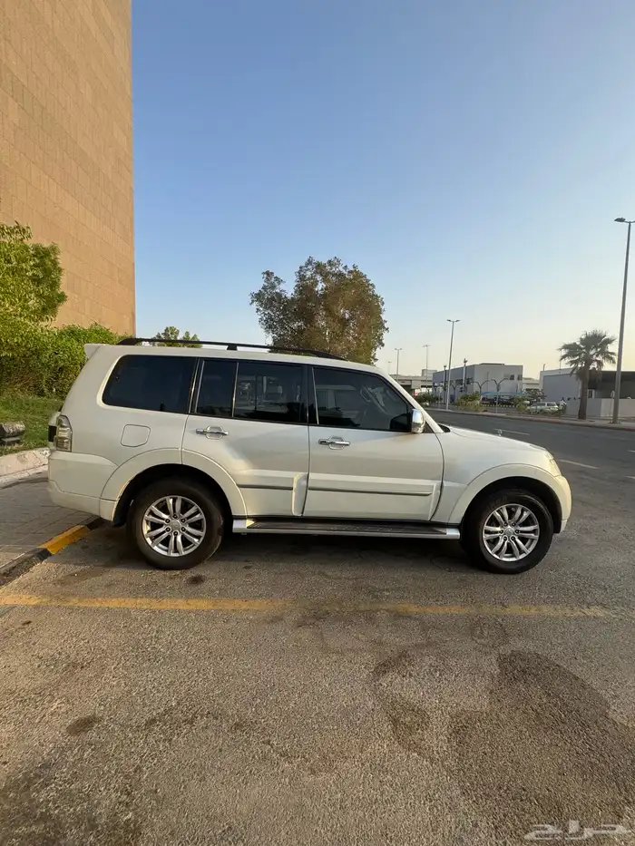 ميتسوبيشي باجيرو 2016 فل كامل Mitsubishi Pajero 2016 GLS 1