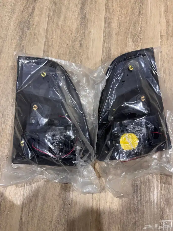 مصباح خلفي لاند كروزر من 1998 إلى 2007 1