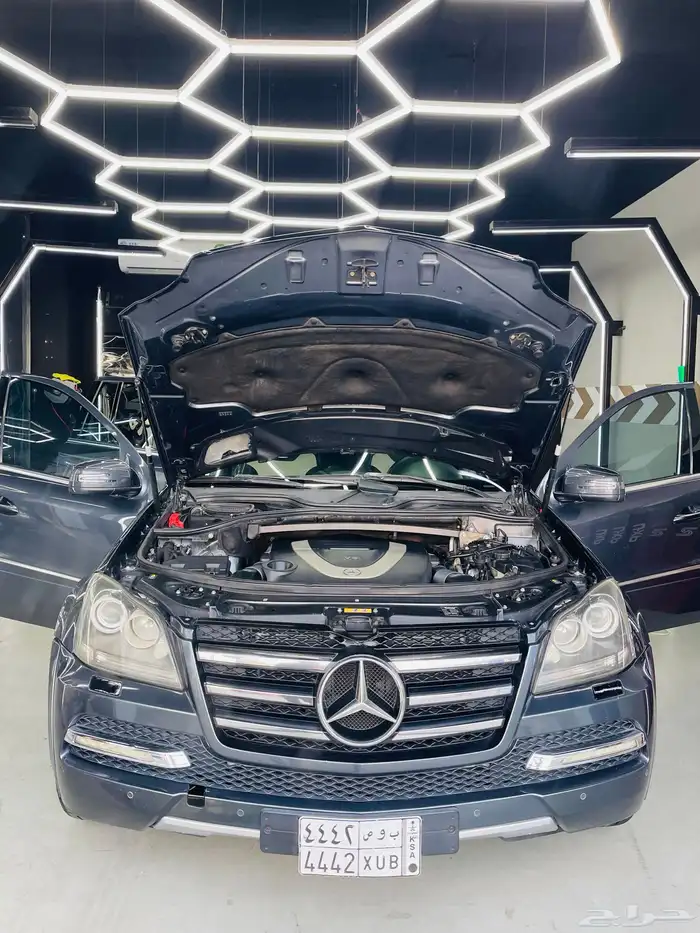 Mercedes Benz GL 450. AMG 32
