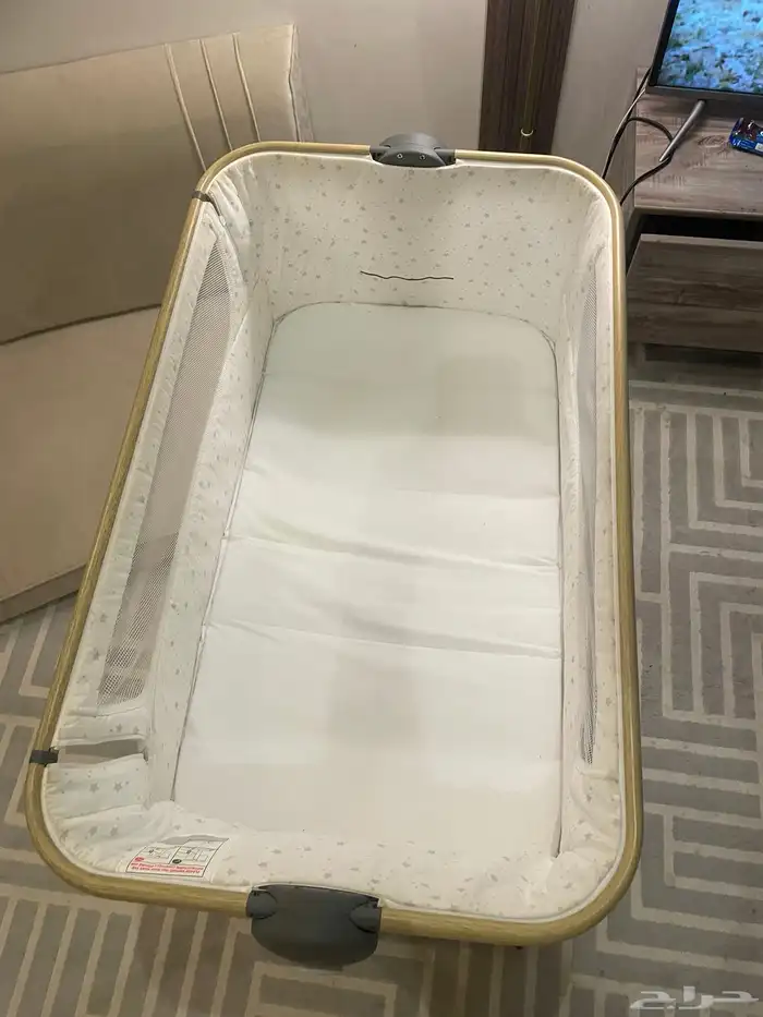 سرير اطفال 1
