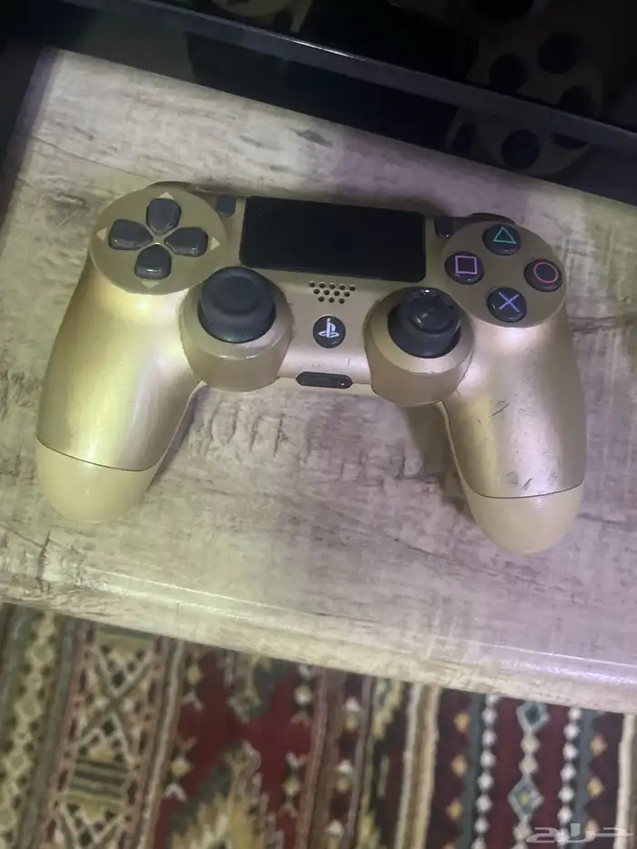 سوني 4 مع يدتين جديده 1