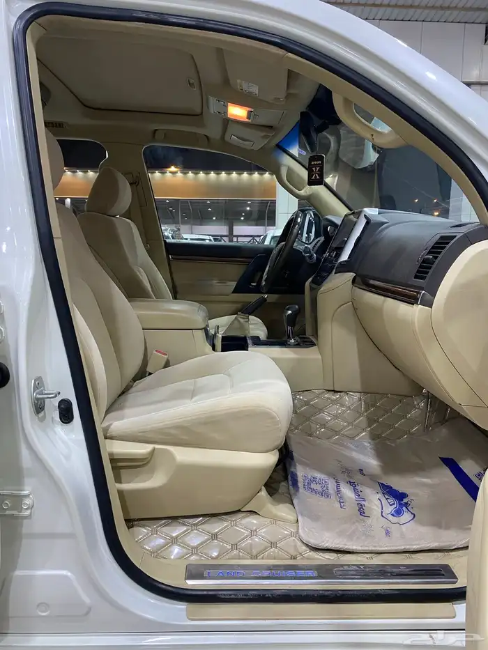 لاندكروزر جي اكس آر V8 المديل 2016 العدد 256 الف 3