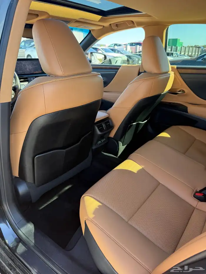 للبيع لكزس ES350 موديل 2022 وكاله داخليه جملي 15