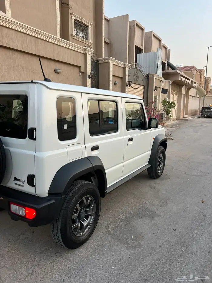 للبيع جمني 4 ابواب 3