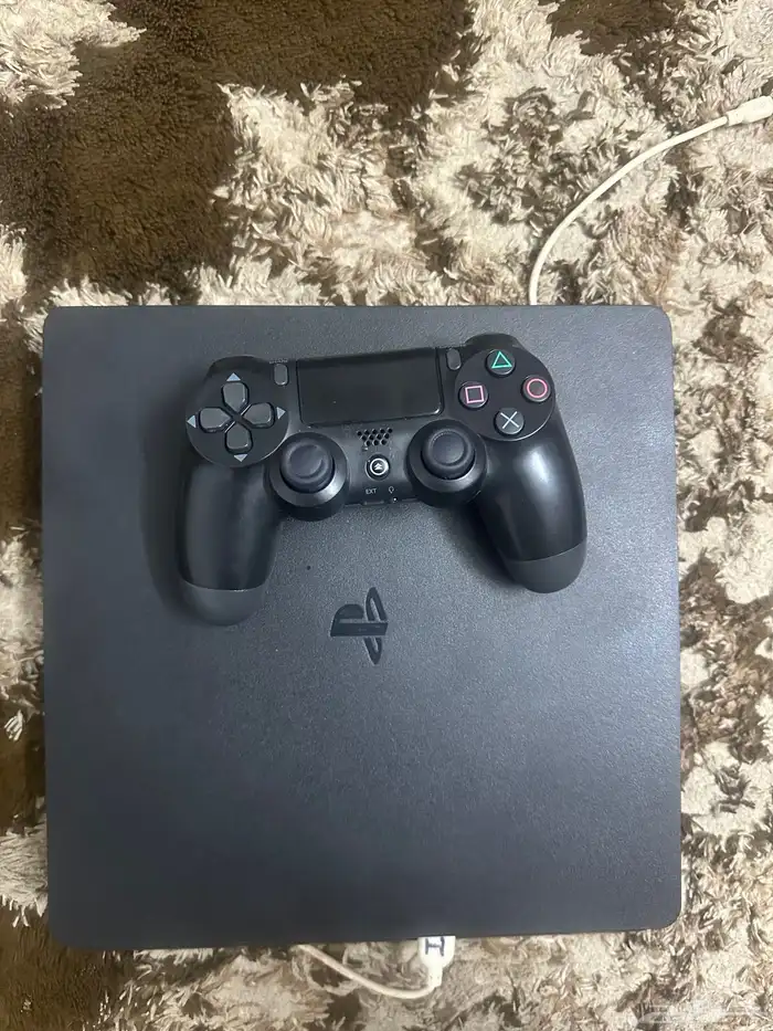 سوني 4 شبه جديد. 0