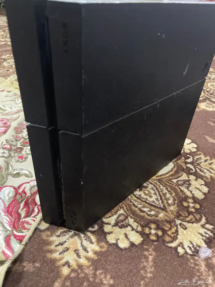 ps4 fat for sale 600 sar 0