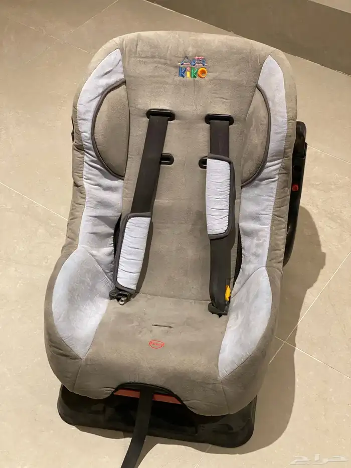 كرسي سيارة وسرير أطفال 0