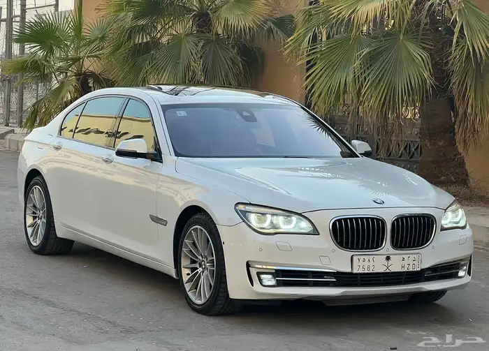 بي ام دبليو 750Li 2014 (بحالة ممتازة) 2