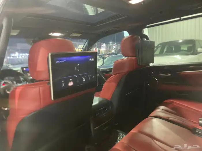 لكزس LX570 2018 13