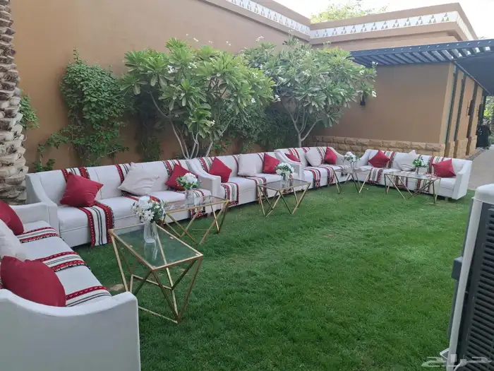 تاجير كنب في اي بي 3