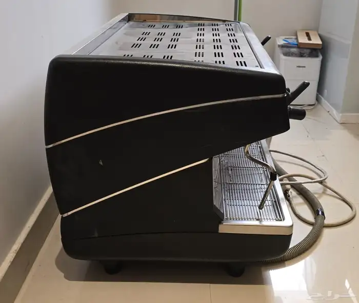 للبيع  مكينة قهوة إسبريسو تجارية Nuova Simonelli 7