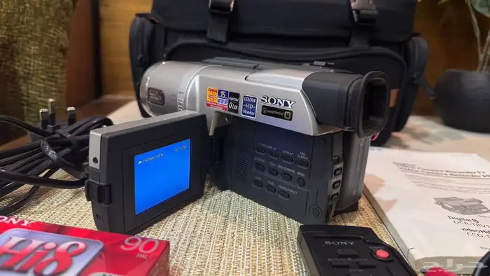 كاميرا فديو نوع سوني هاي ايت Hi8 . SONY. تم البيع 6