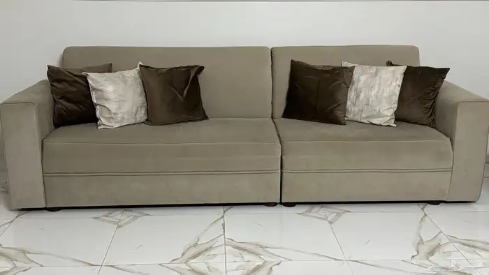 كنب مع ستاره وطاولات شبه جديده للبيع 3