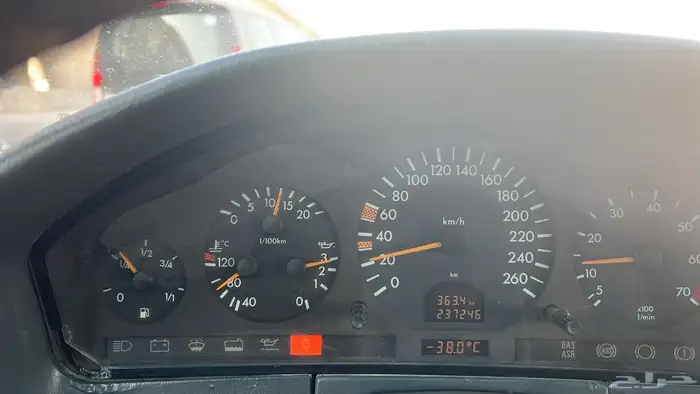 مرسيدس شبح 8 سلندر 1998 17