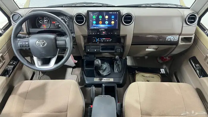 تويوتا ربع V6.2025فل كامل رفرف بريمي بنزين قير عادي 40عام 11