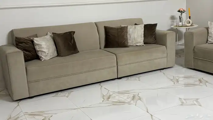 كنب مع ستاره وطاولات شبه جديده للبيع 4