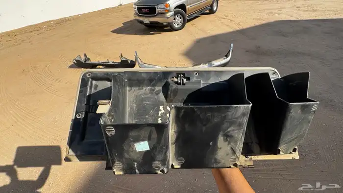 جمس 2001 صدام امامي وخلفي ودرج وزر فتح الداريش كلها وكالة 8