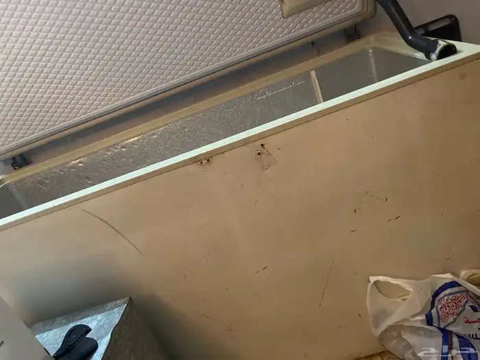 ثلاجه فريزر وكنب ومساند ظهر وسخانات حمام 1