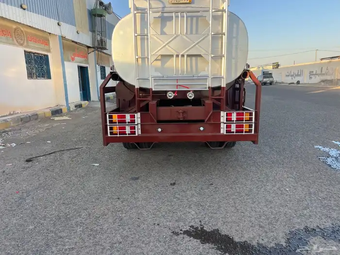 للبي وايت صهريج نقل خاص 2