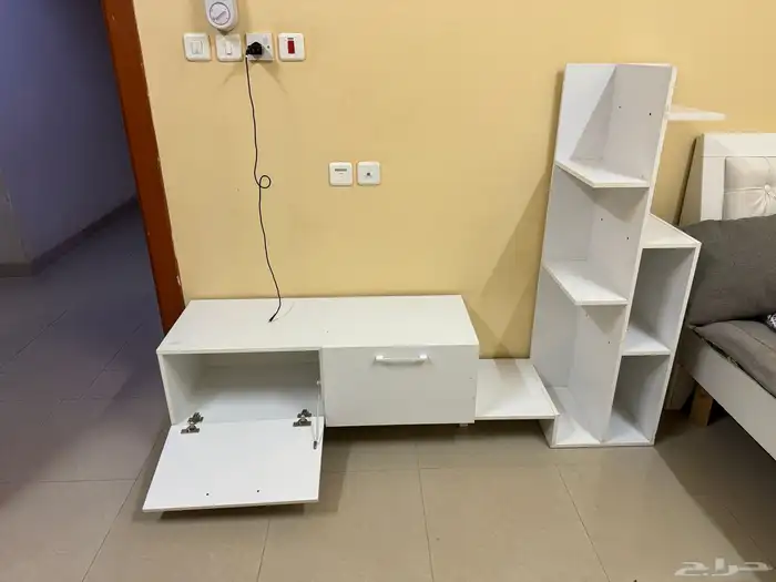 قاعده تلفاز لبيع نضيفه 0