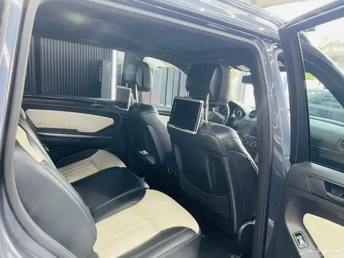 Mercedes Benz GL 450. AMG 34