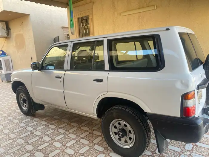 جيب نيسان باترول 2001 1
