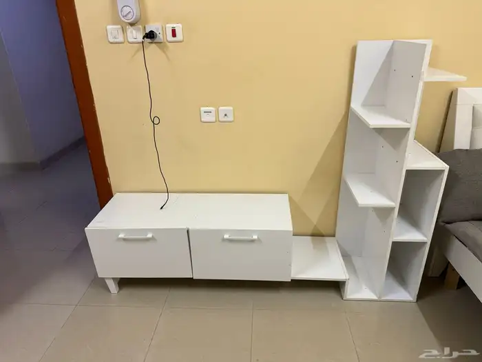 قاعده تلفاز لبيع نضيفه 1