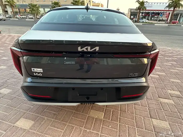 كيا K4 نص فل 6