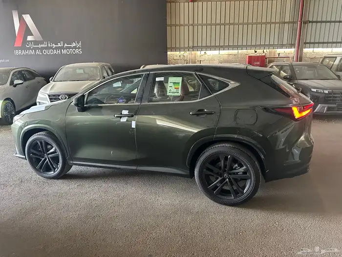لكزس NXAA350 بنزين لون زيتي موديل 2026 سعودي 3